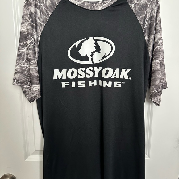 Mossy Oak Other - Mossy Oak Men's Black and Gray Fishing Shirt